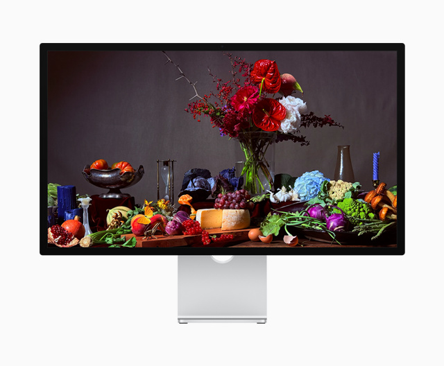 Apple Studio Display 27″ (2026), Standard Glass, Tilt & Height, Silver (серебристый) Apple Studio Display 27″ (2026), Standard Glass, Tilt & Height, Silver (серебристый)